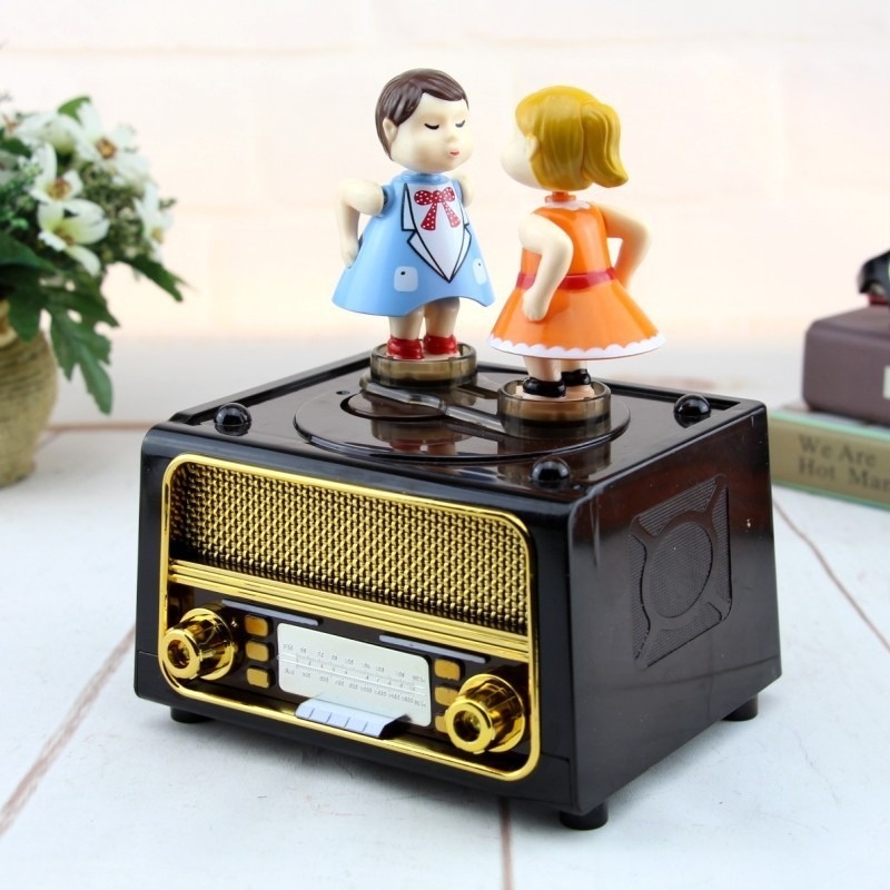 1Set Couple Kiss Music Box Bir - Snow Globe Musical ulasan dan harga